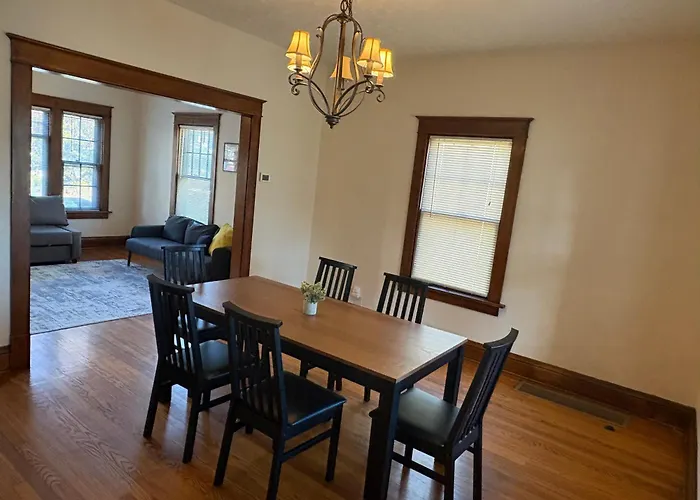 Spacious, Family Friendly 4br, 5qn Beds With Garage In Holiday home Columbus