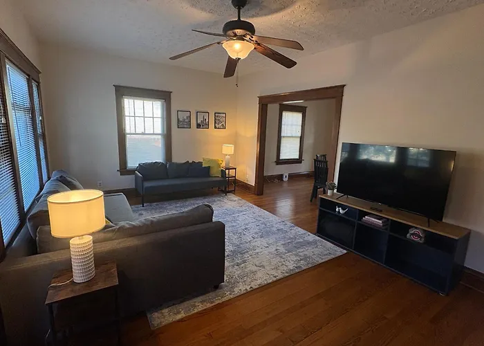 Holiday home Spacious, Family Friendly 4br, 5qn Beds With Garage In