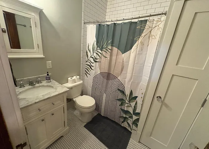 Spacious, Family Friendly 4br, 5qn Beds With Garage In *