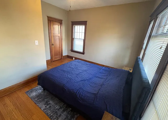 Spacious, Family Friendly 4br, 5qn Beds With Garage In