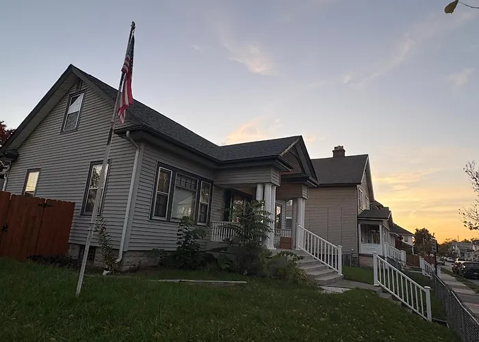 Holiday home Spacious, Family Friendly 4br, 5qn Beds With Garage In Columbus