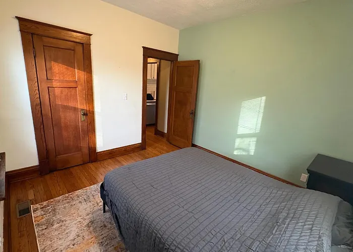 Holiday home Spacious, Family Friendly 4br, 5qn Beds With Garage In Columbus